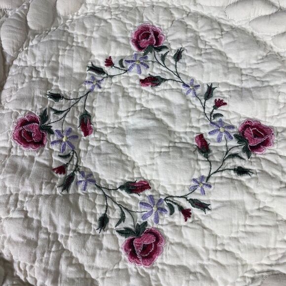 Vtg 60s 70s Pillow Shams Shabby Chic ,Victiorian Wht w/roses - Picture 4 of 5